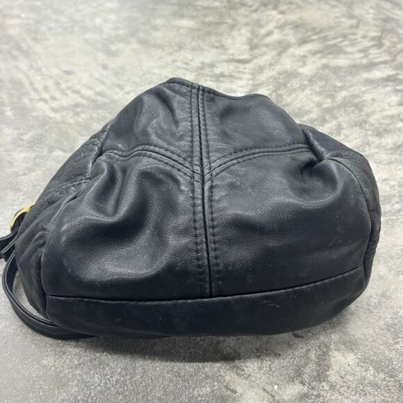 Victoria Leather Gumdrop Bag Black Leather Crossbody Adjustable Zip Charm Vtg - Picture 8 of 11